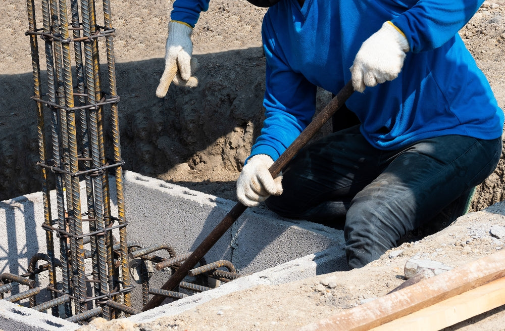 A Complete Guide to Pry Bars — Madido Industrial Tools